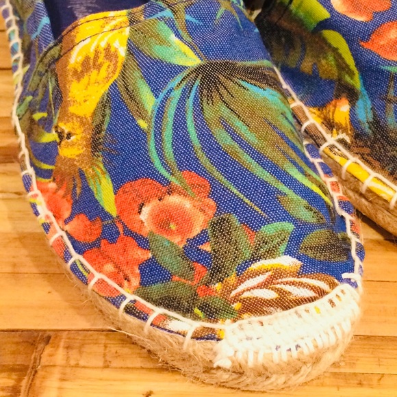 Tropical Espadrille - Picture 2 of 8